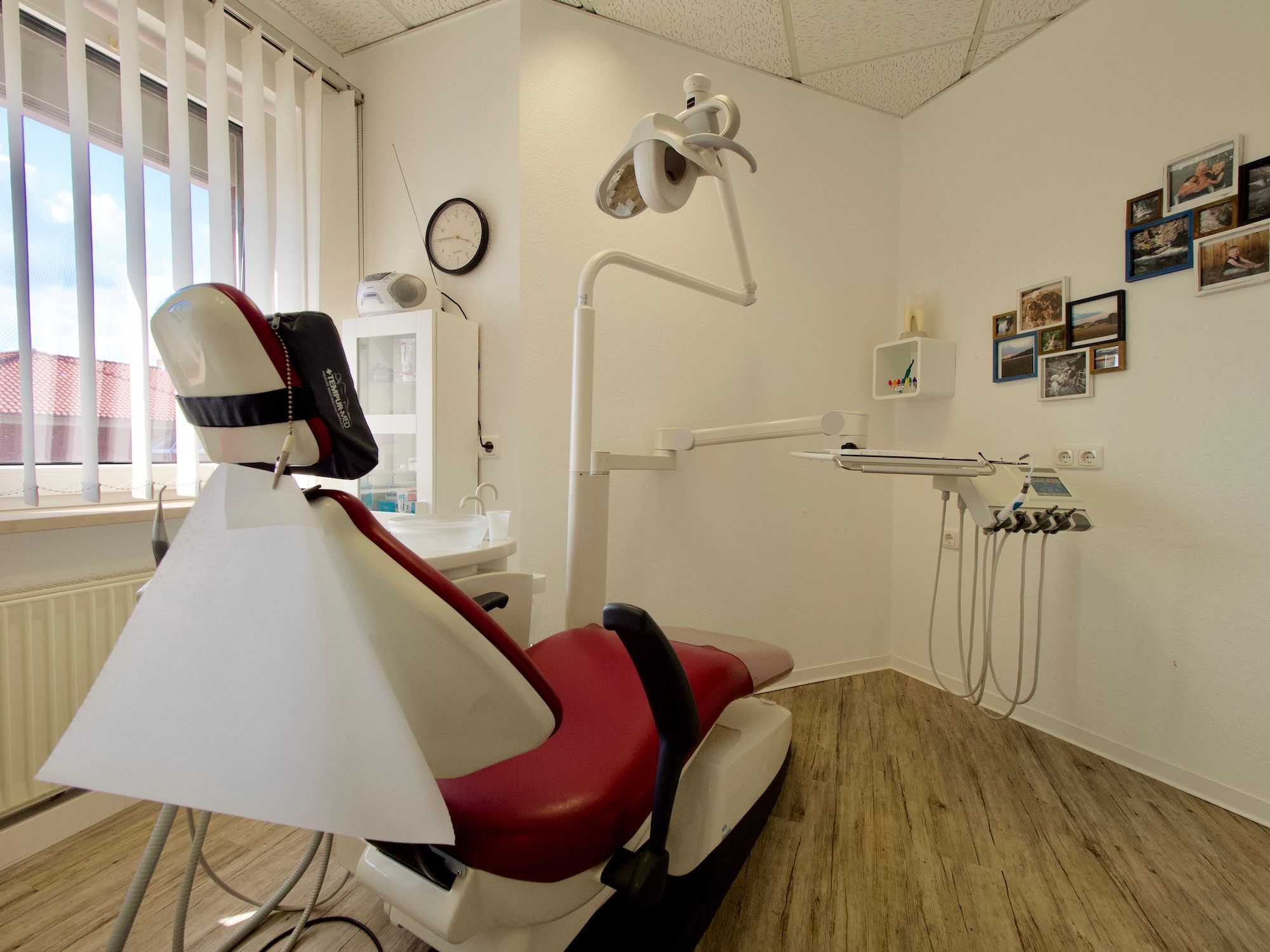 Zahnarztpraxis Neetze Behandlung Zimmer 6